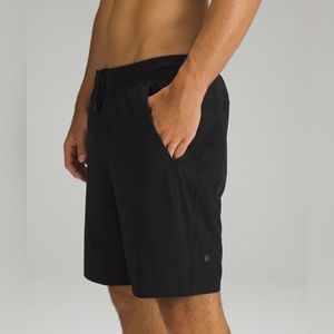 Lululemon men’s Pace Breaker Linerless short 9”
